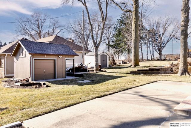 5603 T Street, Omaha, NE 68117