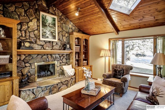 5603 T Street, Omaha, NE 68117