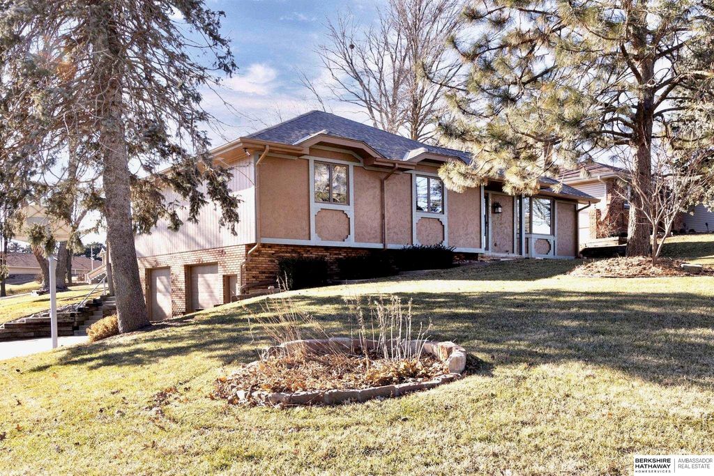 5603 T Street, Omaha, NE 68117