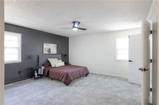 203 NE Crescent Street, Lee's Summit, MO 64086