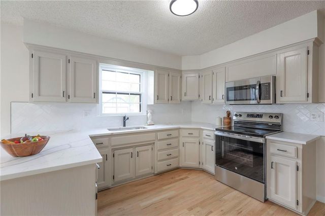 203 NE Crescent Street, Lee's Summit, MO 64086