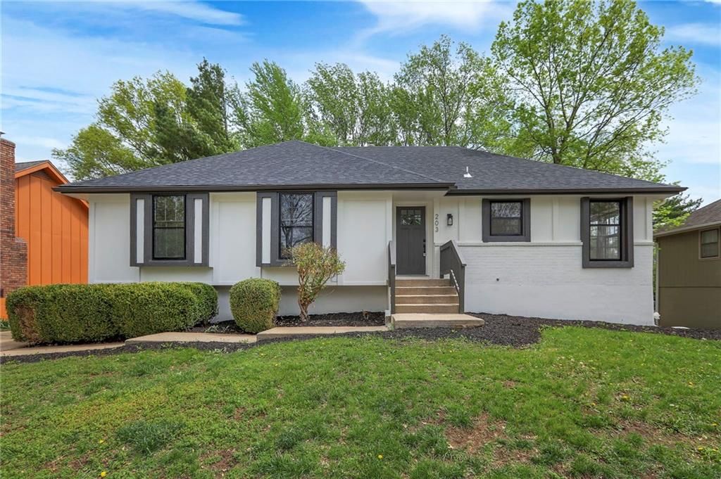 203 NE Crescent Street, Lee's Summit, MO 64086