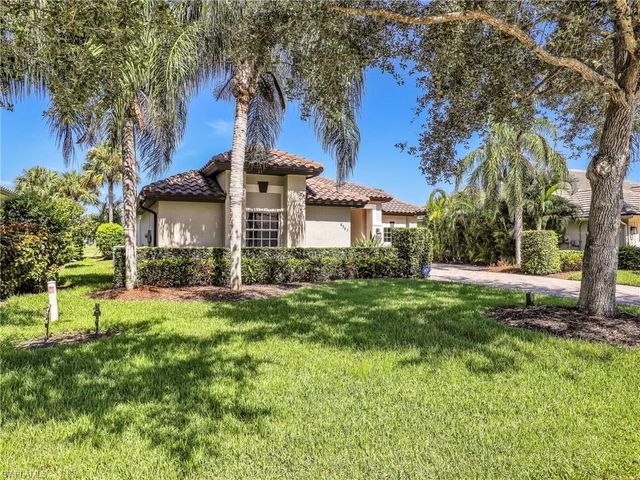 8983 Mustang Island CIR, Naples, FL 34113
