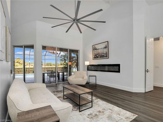 8983 Mustang Island CIR, Naples, FL 34113