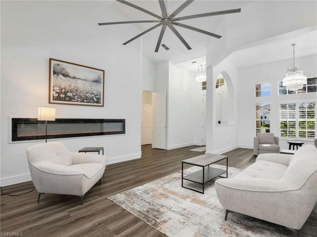8983 Mustang Island CIR, Naples, FL 34113