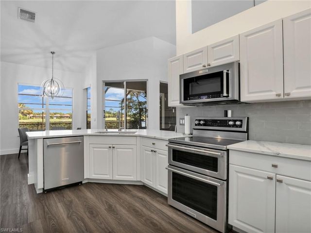 8983 Mustang Island CIR, Naples, FL 34113