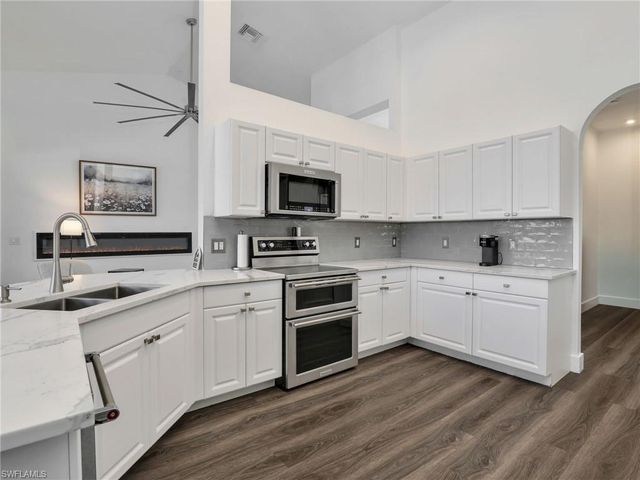8983 Mustang Island CIR, Naples, FL 34113