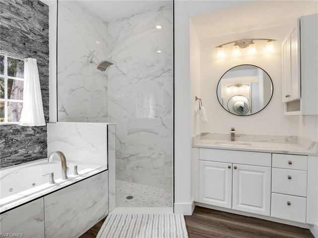 8983 Mustang Island CIR, Naples, FL 34113