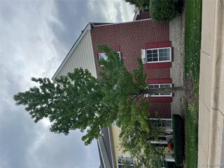 17699 Windflower Drive, Southfield, MI 48076