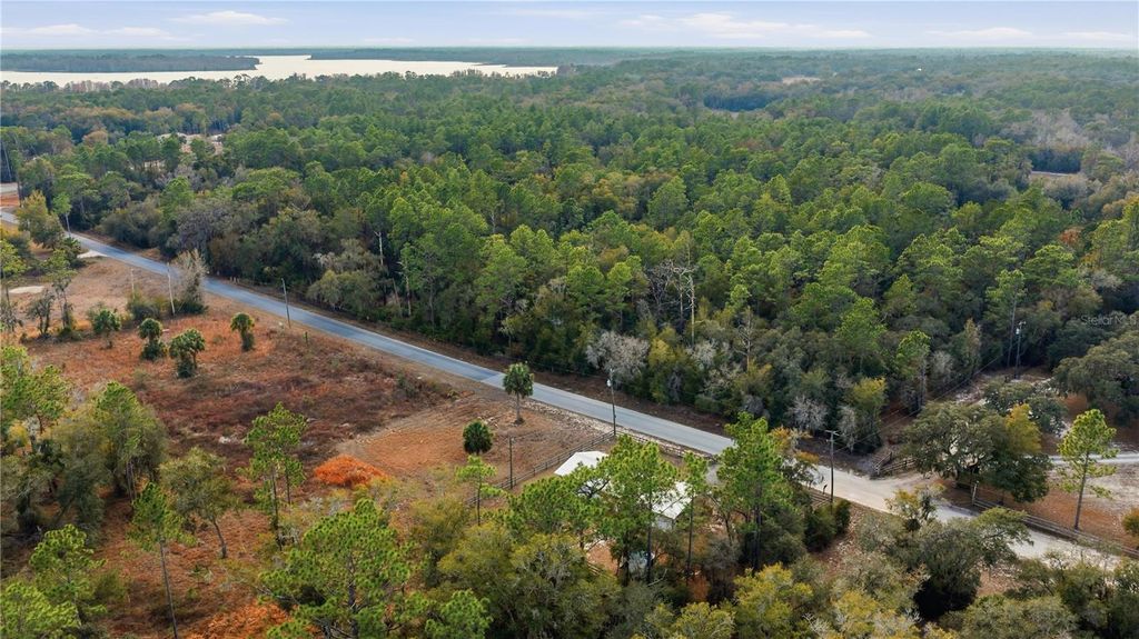 Image 18 of property listing at 19511 SE 110TH AVENUE, Inglis, FL 34449