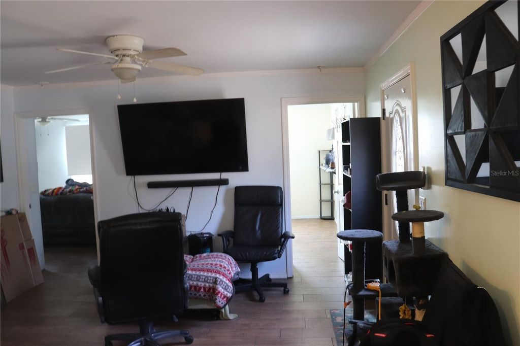 Image 5 of property listing at 19511 SE 110TH AVENUE, Inglis, FL 34449