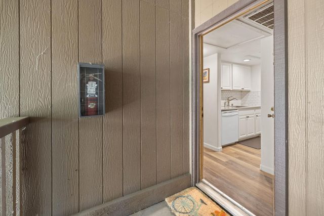 2448 Larkspur Ln #318, Sacramento, CA 95825