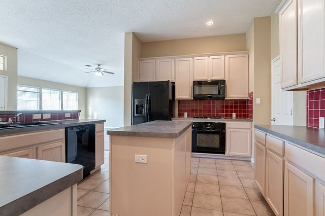 2307 Richmond Circle, Mansfield, TX 76063