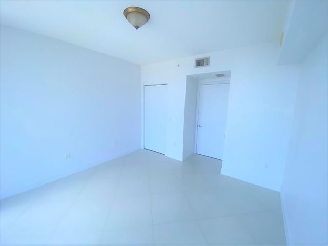 185 SW 7th Street 3708, Miami, FL 33130
