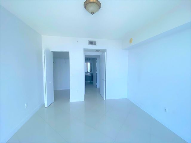 185 SW 7th Street 3708, Miami, FL 33130