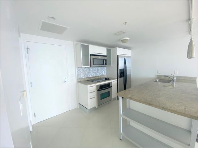 185 SW 7th Street 3708, Miami, FL 33130