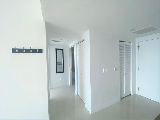 185 SW 7th Street 3708, Miami, FL 33130