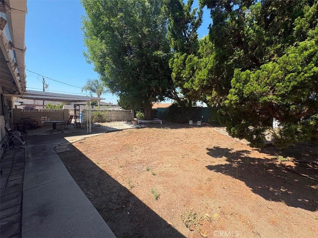 Image 11 of property listing at 221 E Elwood, Glendora, CA 91741