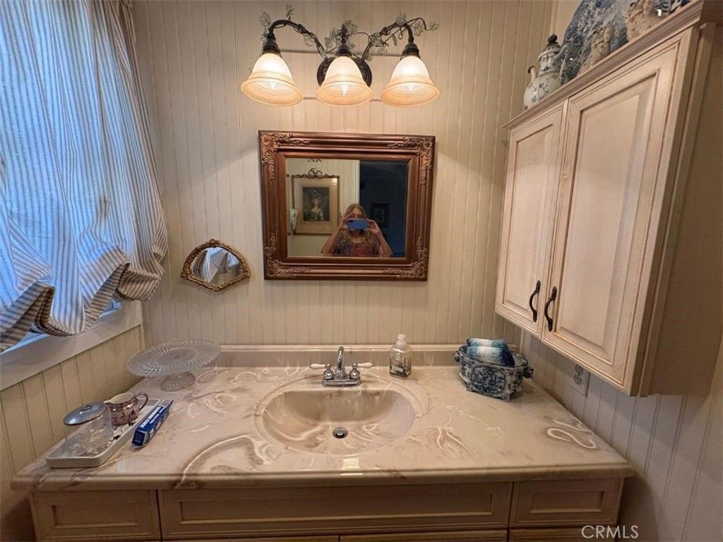 Image 16 of property listing at 221 E Elwood, Glendora, CA 91741