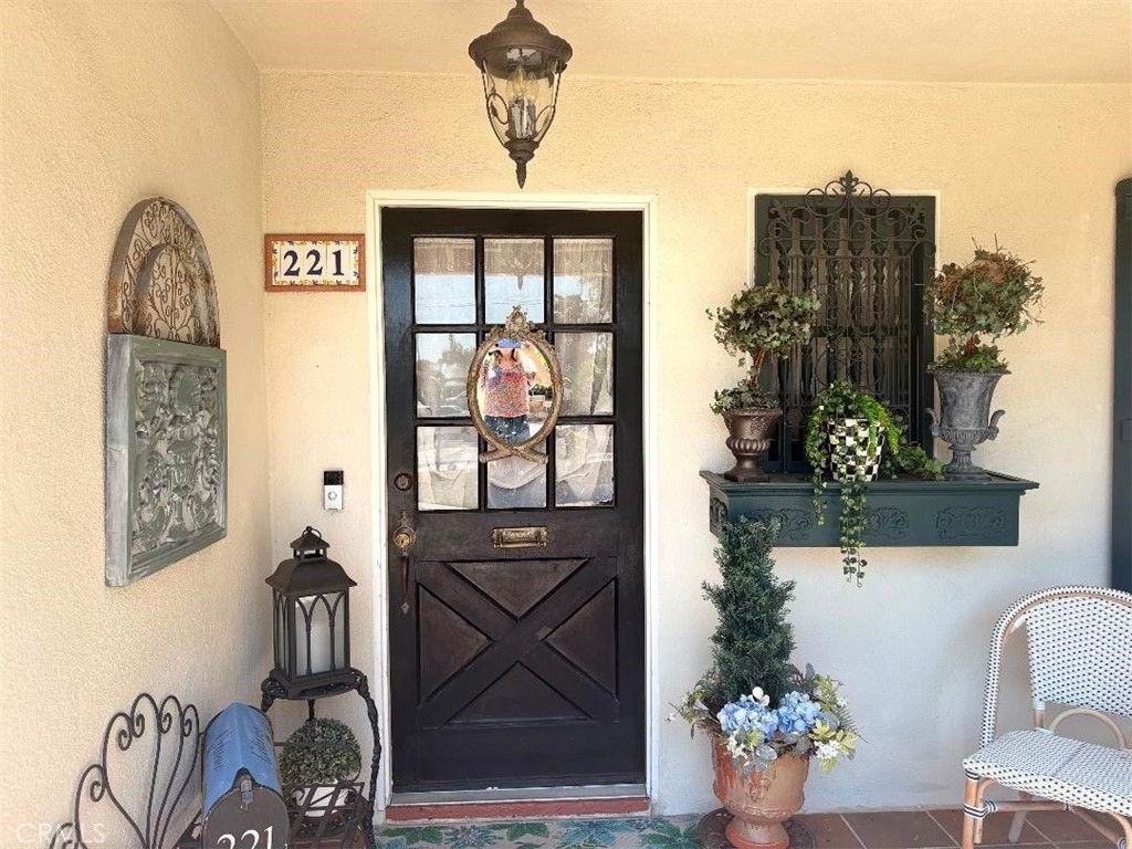 Image 3 of property listing at 221 E Elwood, Glendora, CA 91741