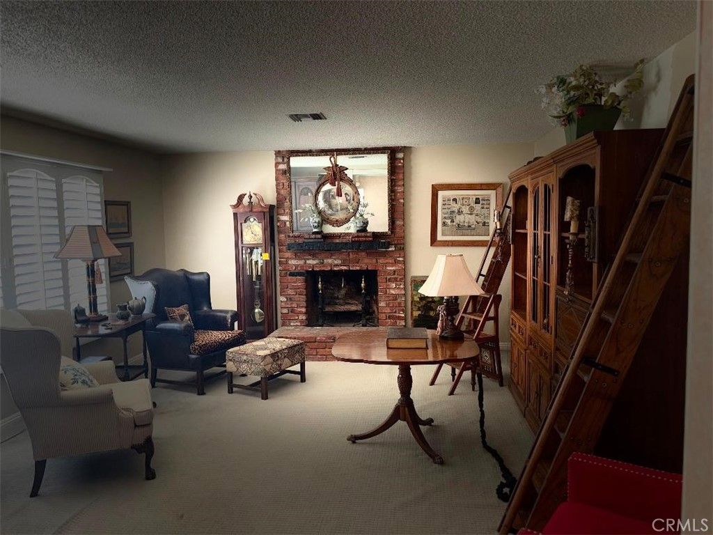 Image 4 of property listing at 221 E Elwood, Glendora, CA 91741