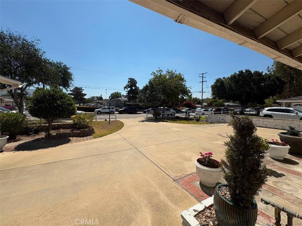 Image 8 of property listing at 221 E Elwood, Glendora, CA 91741