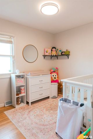 1815 FAIRFIELD Drive, Springfield, IL 62702