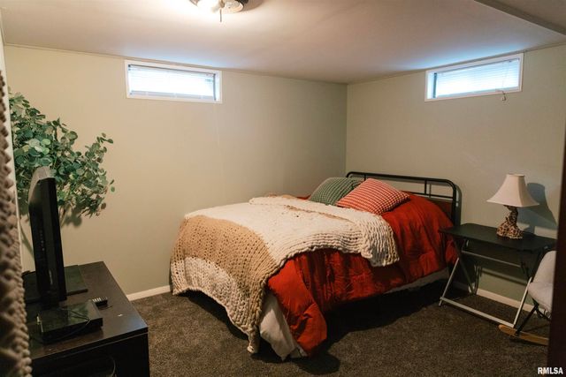 1815 FAIRFIELD Drive, Springfield, IL 62702