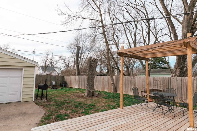 1815 FAIRFIELD Drive, Springfield, IL 62702