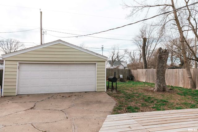 1815 FAIRFIELD Drive, Springfield, IL 62702