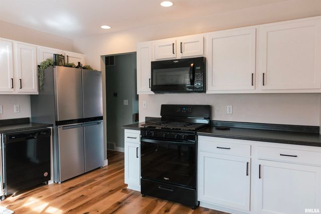 1815 FAIRFIELD Drive, Springfield, IL 62702