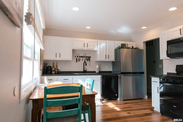 1815 FAIRFIELD Drive, Springfield, IL 62702