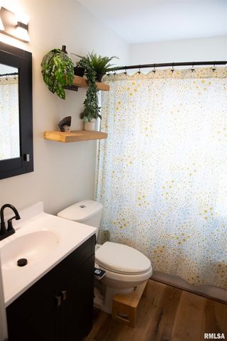 1815 FAIRFIELD Drive, Springfield, IL 62702