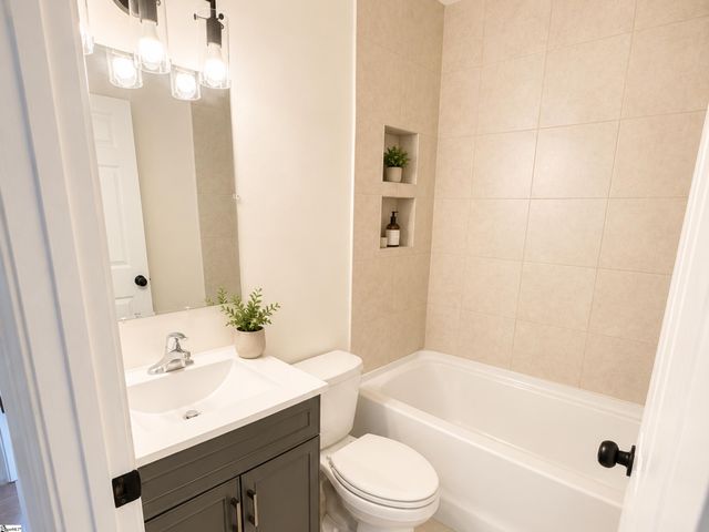 109 Laurens Court, Fountain Inn, SC 29644