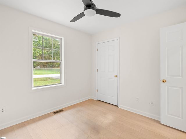 109 Laurens Court, Fountain Inn, SC 29644