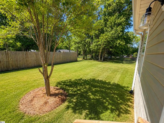 109 Laurens Court, Fountain Inn, SC 29644
