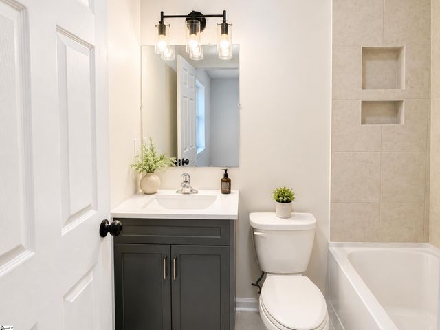 109 Laurens Court, Fountain Inn, SC 29644