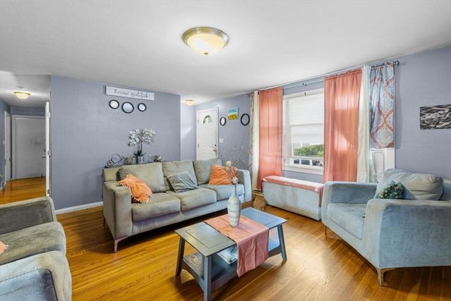 266 Myrtle St, Brockton, MA 02301