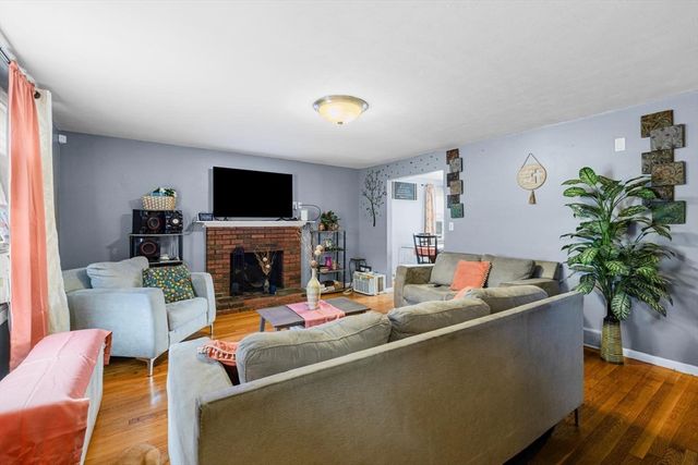 266 Myrtle St, Brockton, MA 02301