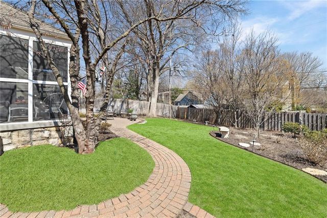 5347 Canterbury Road, Fairway, KS 66205