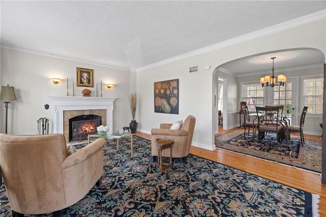 5347 Canterbury Road, Fairway, KS 66205