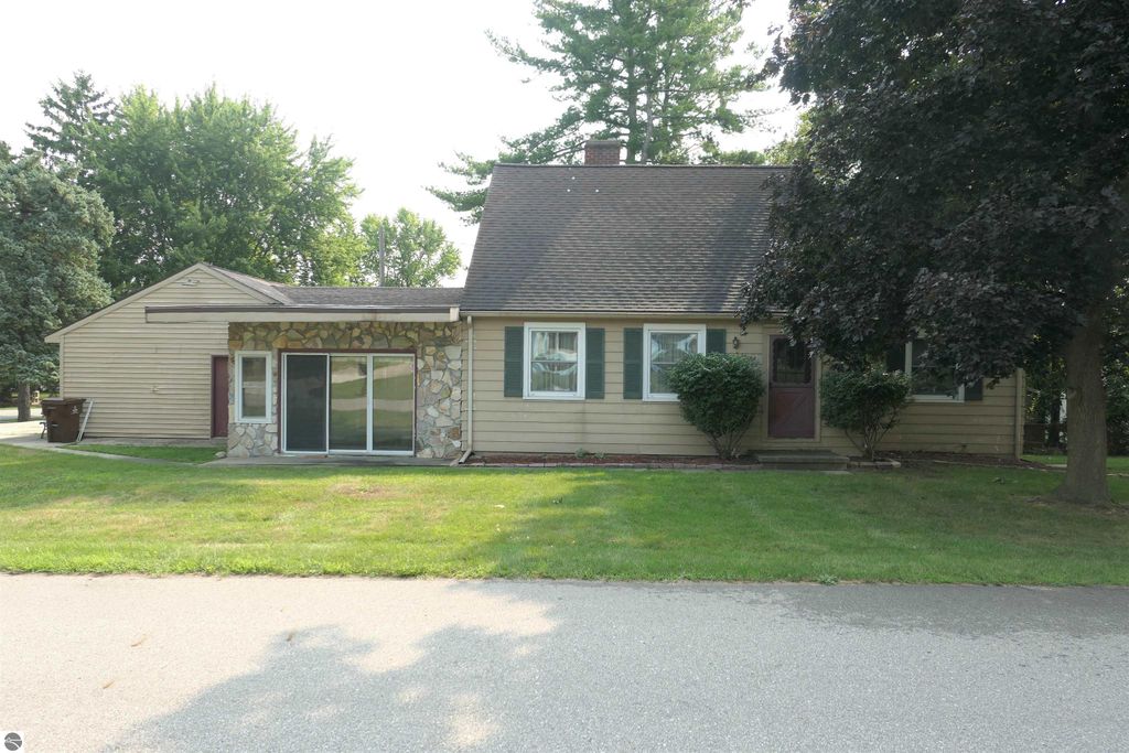 Image 1 of property listing at 134 Wilson Drive, St Louis, MI 48880