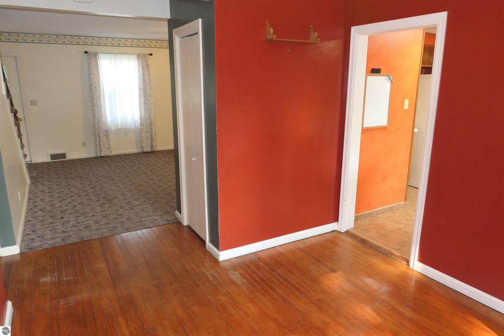 Image 10 of property listing at 134 Wilson Drive, St Louis, MI 48880