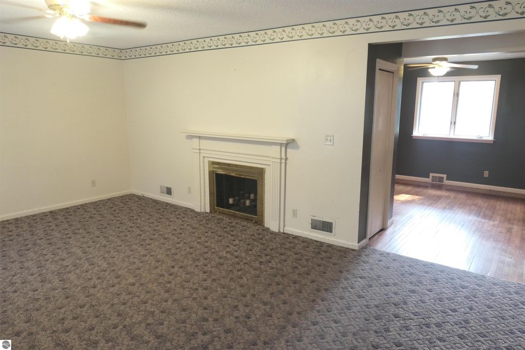 Image 11 of property listing at 134 Wilson Drive, St Louis, MI 48880