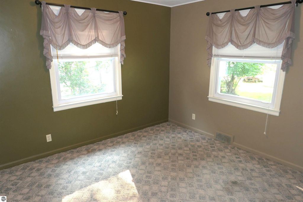 Image 14 of property listing at 134 Wilson Drive, St Louis, MI 48880