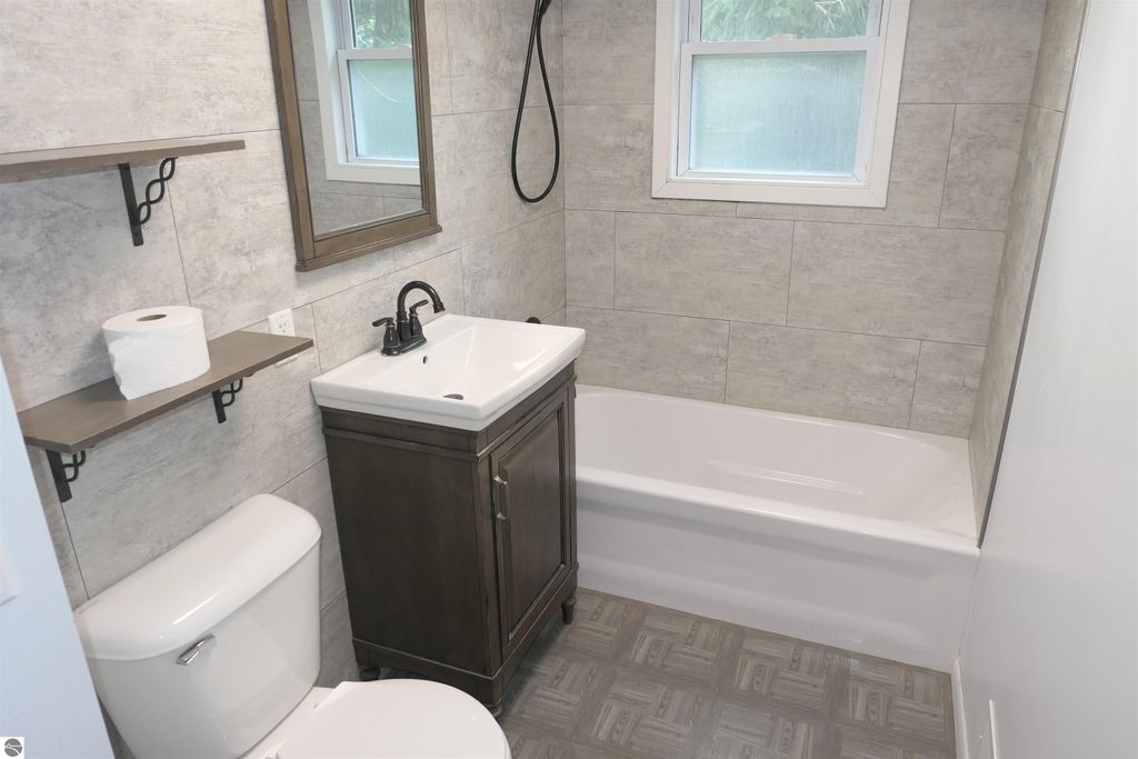 Image 16 of property listing at 134 Wilson Drive, St Louis, MI 48880