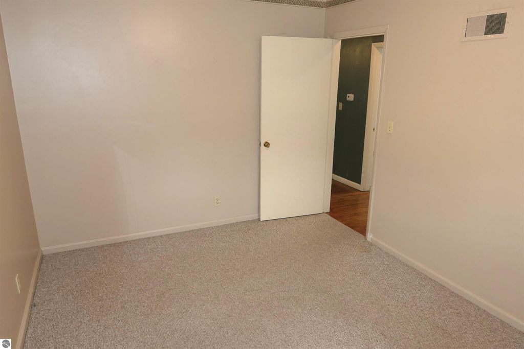 Image 18 of property listing at 134 Wilson Drive, St Louis, MI 48880