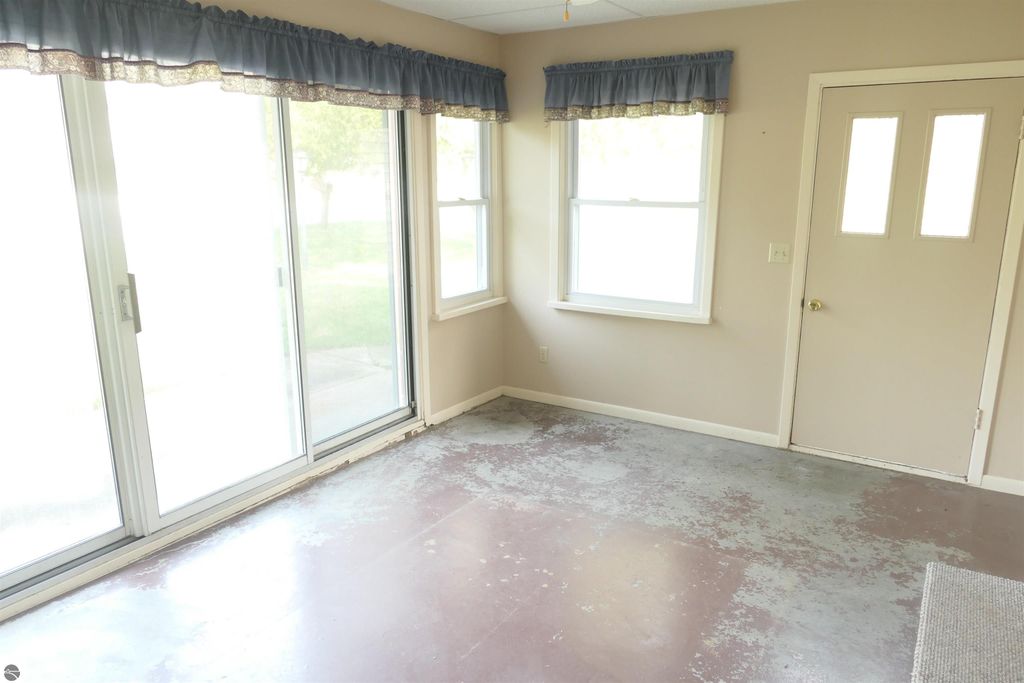 Image 26 of property listing at 134 Wilson Drive, St Louis, MI 48880