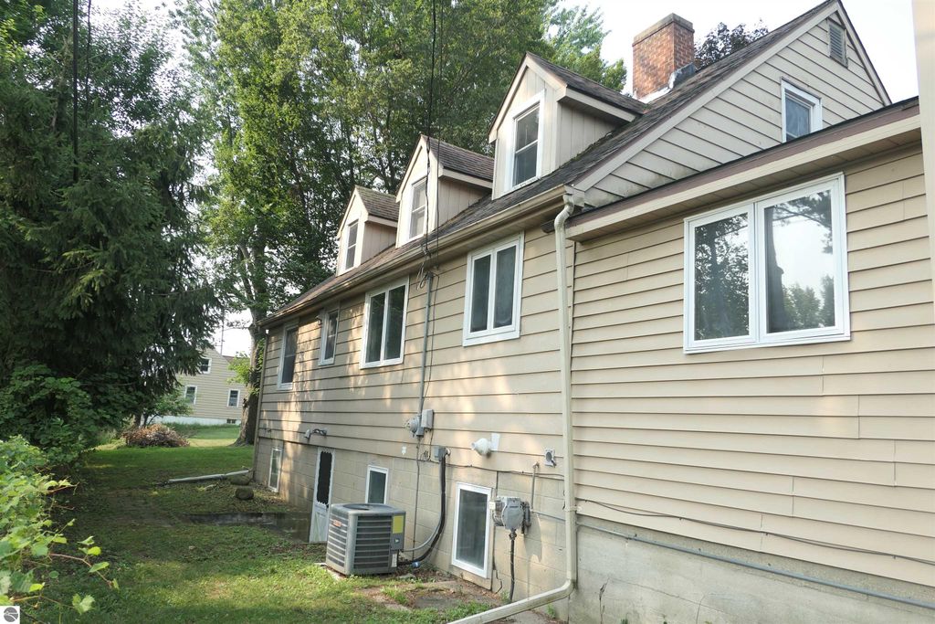 Image 31 of property listing at 134 Wilson Drive, St Louis, MI 48880