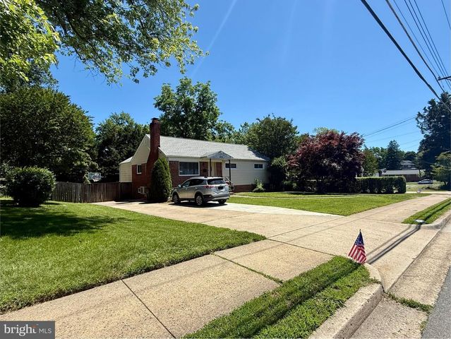 3919 GALLOWS RD, Annandale, VA 22003